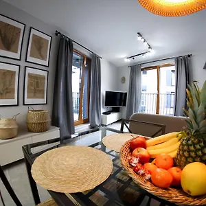  Apartamento Browar Lubicz | Balcony | Elevator | Free Garage Polonia